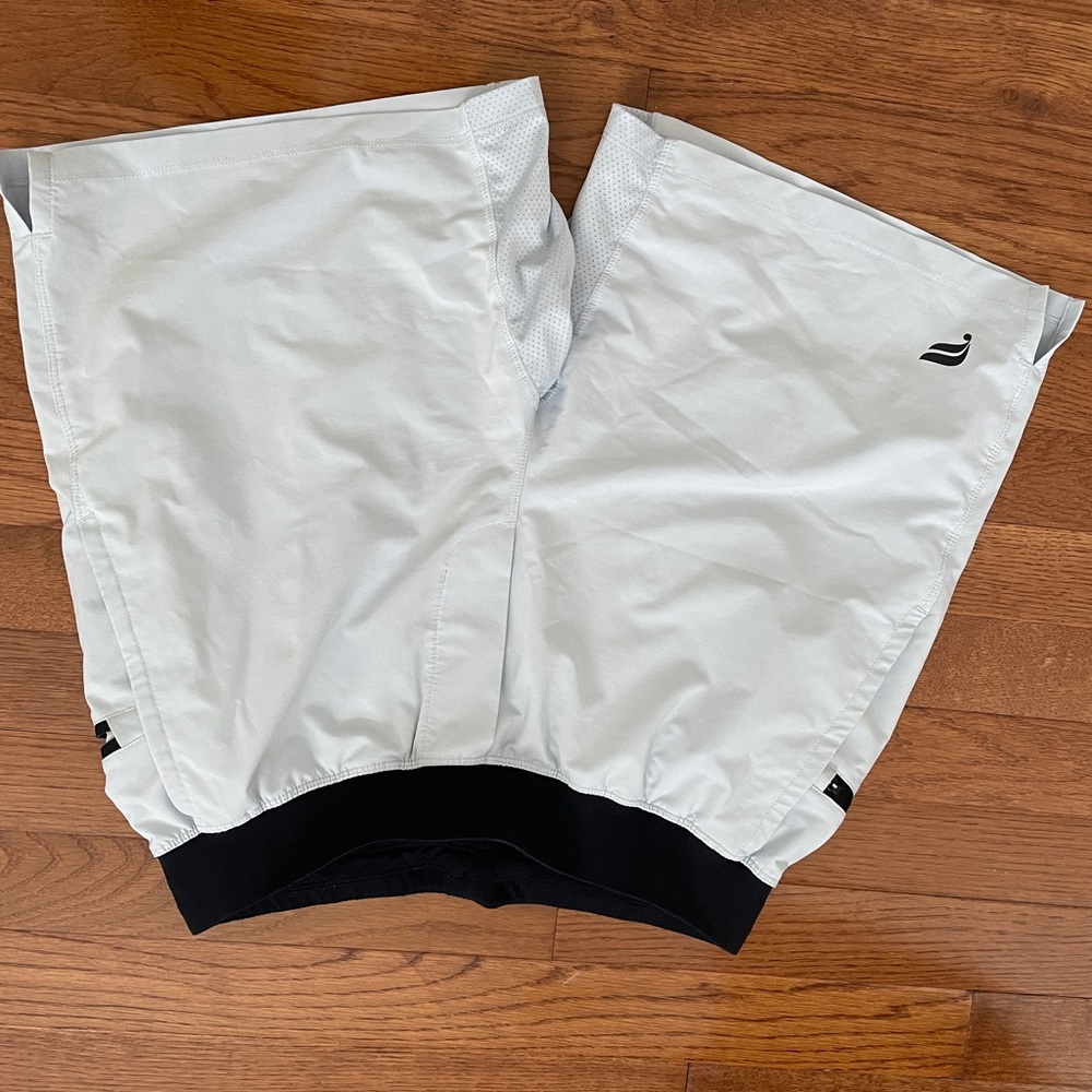 Fabletics “The Franchise” Short - 7” Linerless - size s
